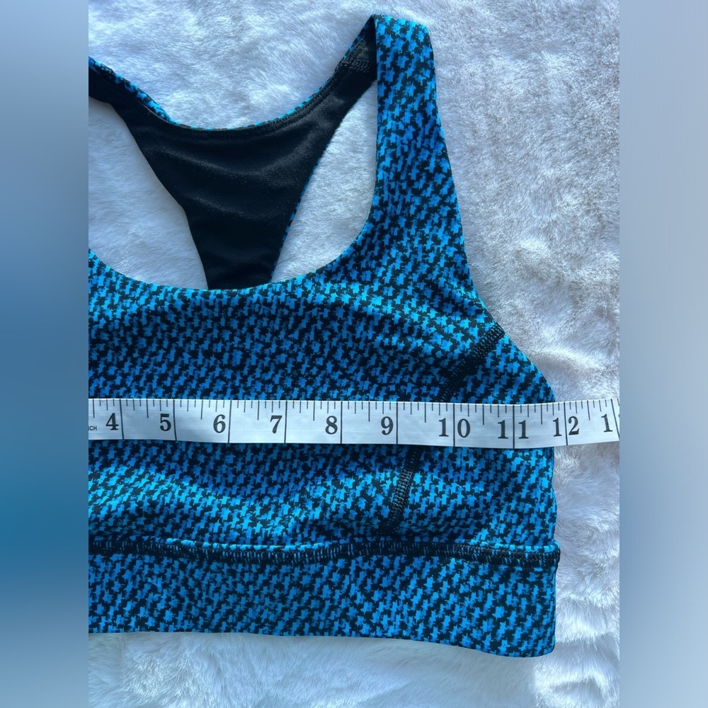 Lululemon Circuit Breaker Scatter Star Beach Blanket Blue Black Sport Bra Size 4 - Picture 6 of 6